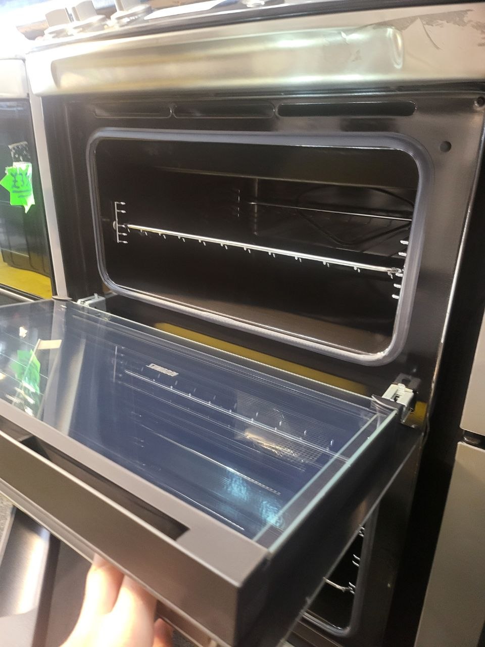 Zanussi electric cooker 4 burners £459
