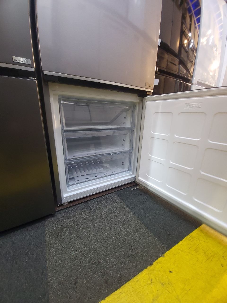 Beko Fridge/Freezer £349 H: 190 cm W: 70 cm Fridge: 115 cm Freezer: 70 cm