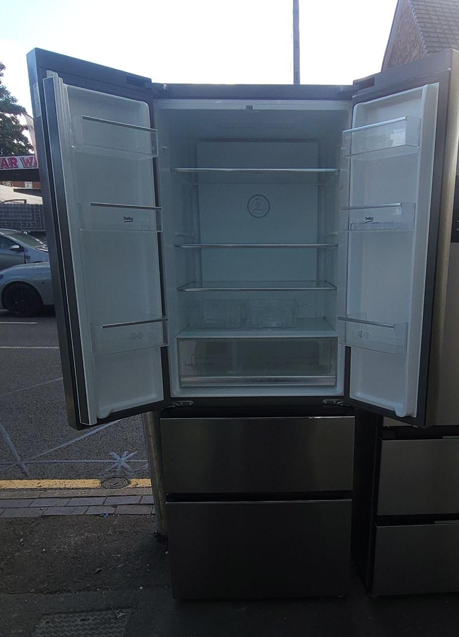 Beko French style Fridge/Freezer H: 188 cm W: 70 cm Double drawer Freezer