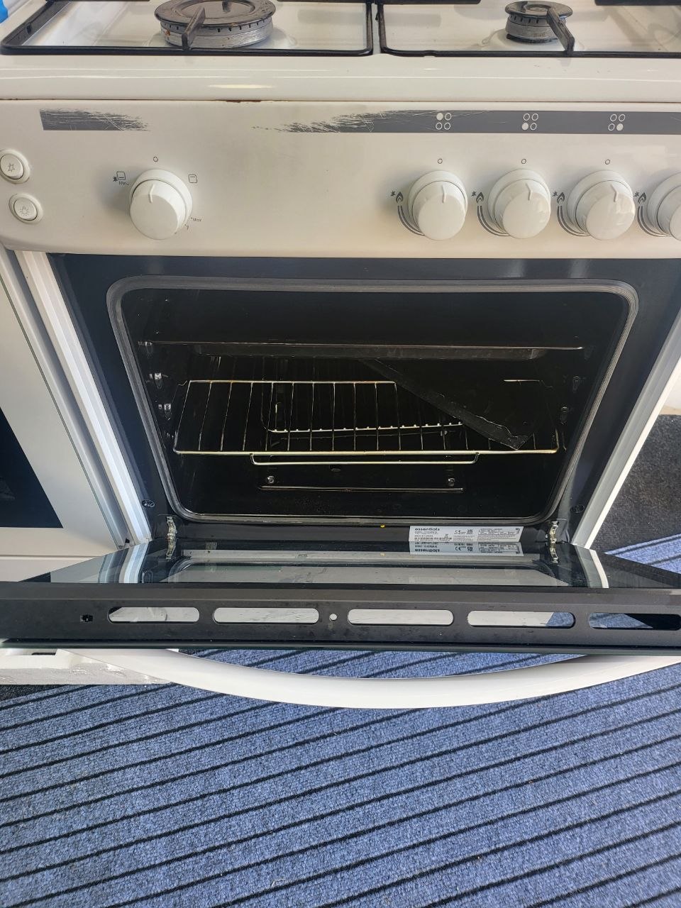 Essentials Gas cooker 60X60