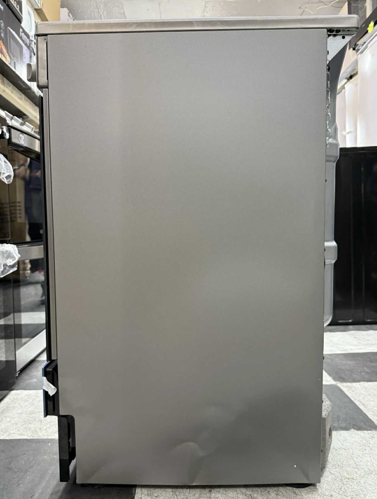 HOTPOINT HS67V5KHX/UK 60 cm Electric Ceramic Cooker - Inox & Silver