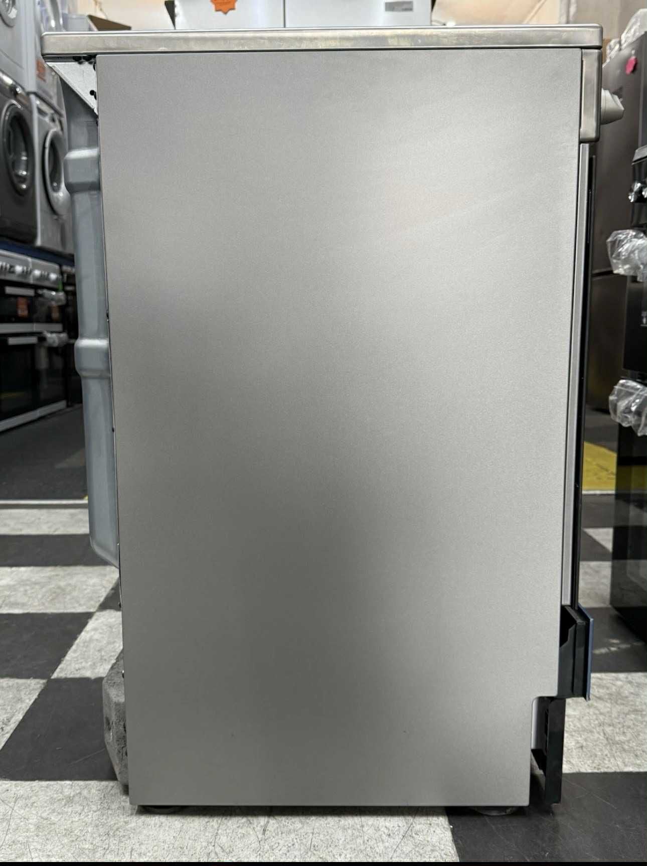 HOTPOINT HS67V5KHX/UK 60 cm Electric Ceramic Cooker - Inox & Silver