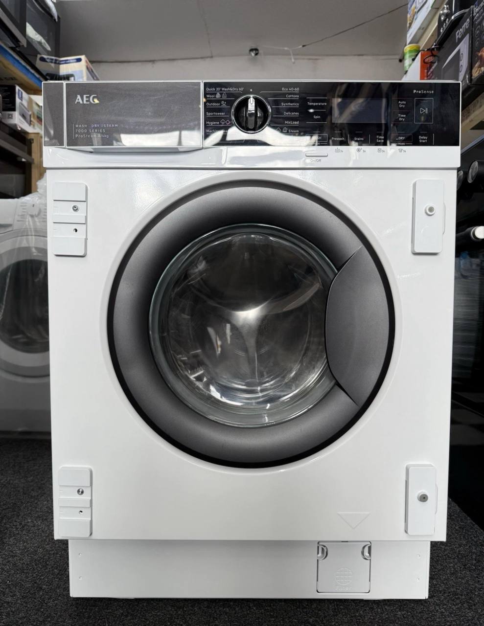 AEG 7000 Series L7WC84636BI Integrated 8 kg Washer Dryer