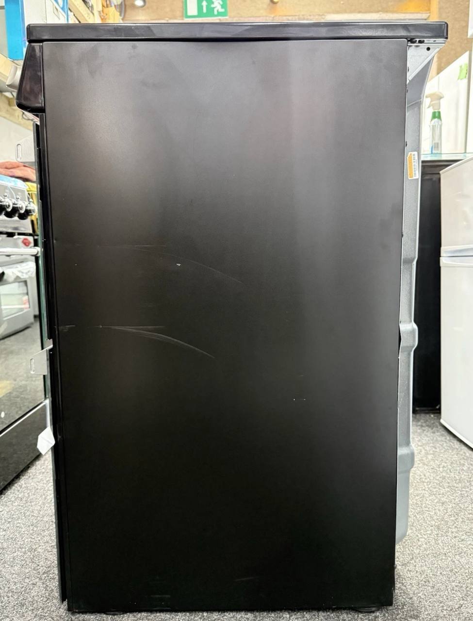 Hotpoint HDT67V8D2CB/UK/R 60Cm Ceramic Cooker With Steam Function