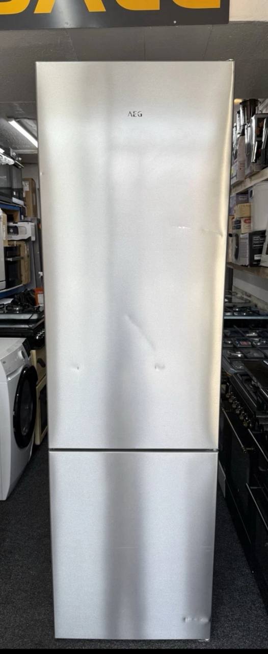 AEG RCB636E2MX 6000 TwinTech® No Frost Fridge Freezer 201 cm