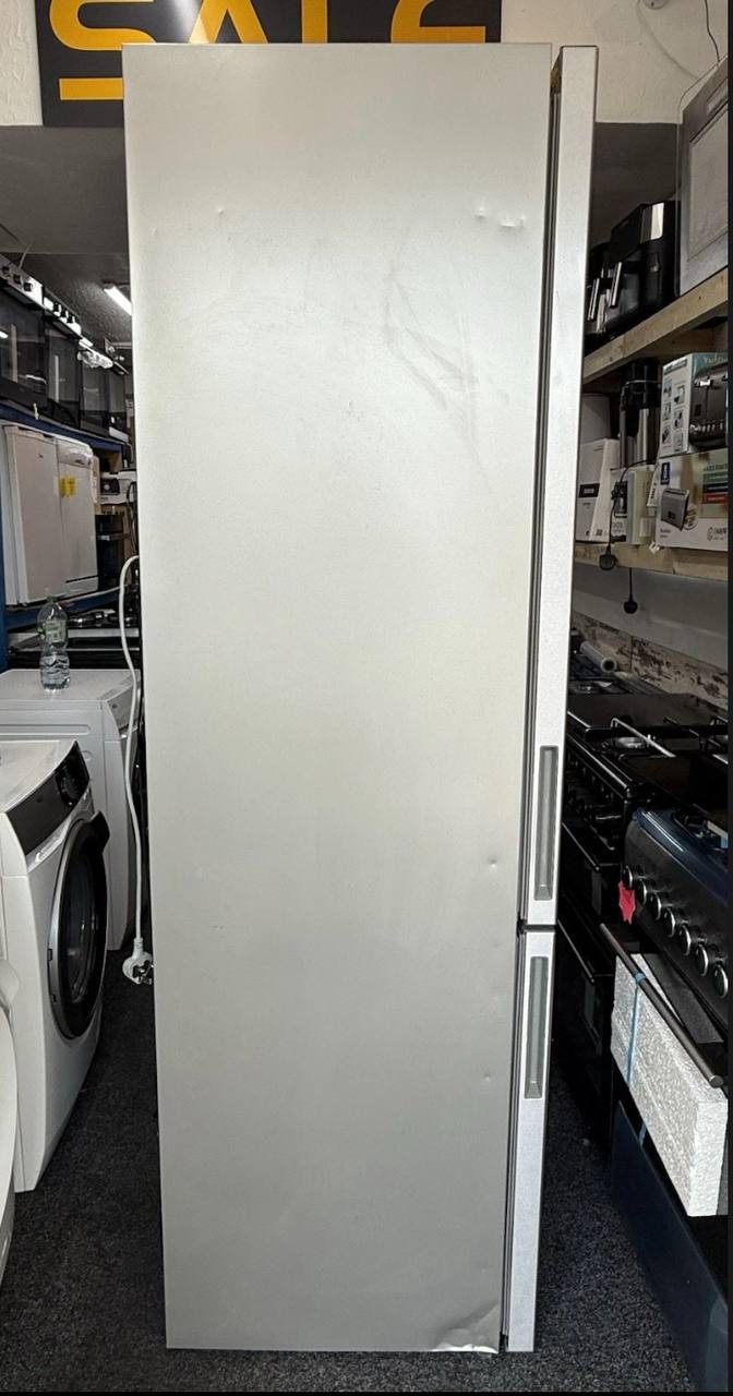 AEG RCB636E2MX 6000 TwinTech® No Frost Fridge Freezer 201 cm