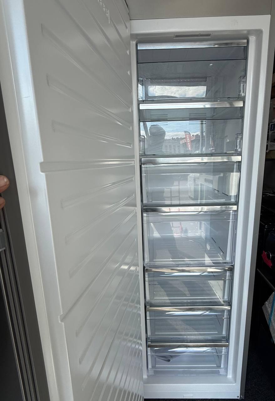 AEG AGB728E5NX - Stainless steel Freestanding Frost Free Freezer