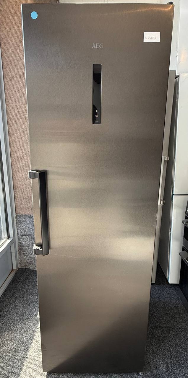 Aeg RKB738E5MB Cabinet Refrigerator, Pro 700, Multiflow, Black Stainless Steel