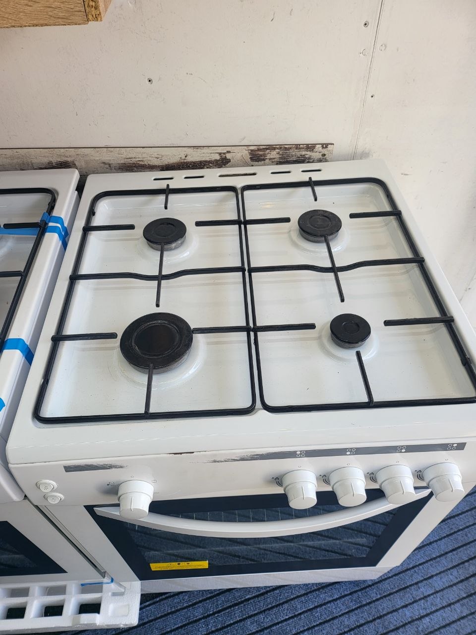Essentials Gas cooker 60X60