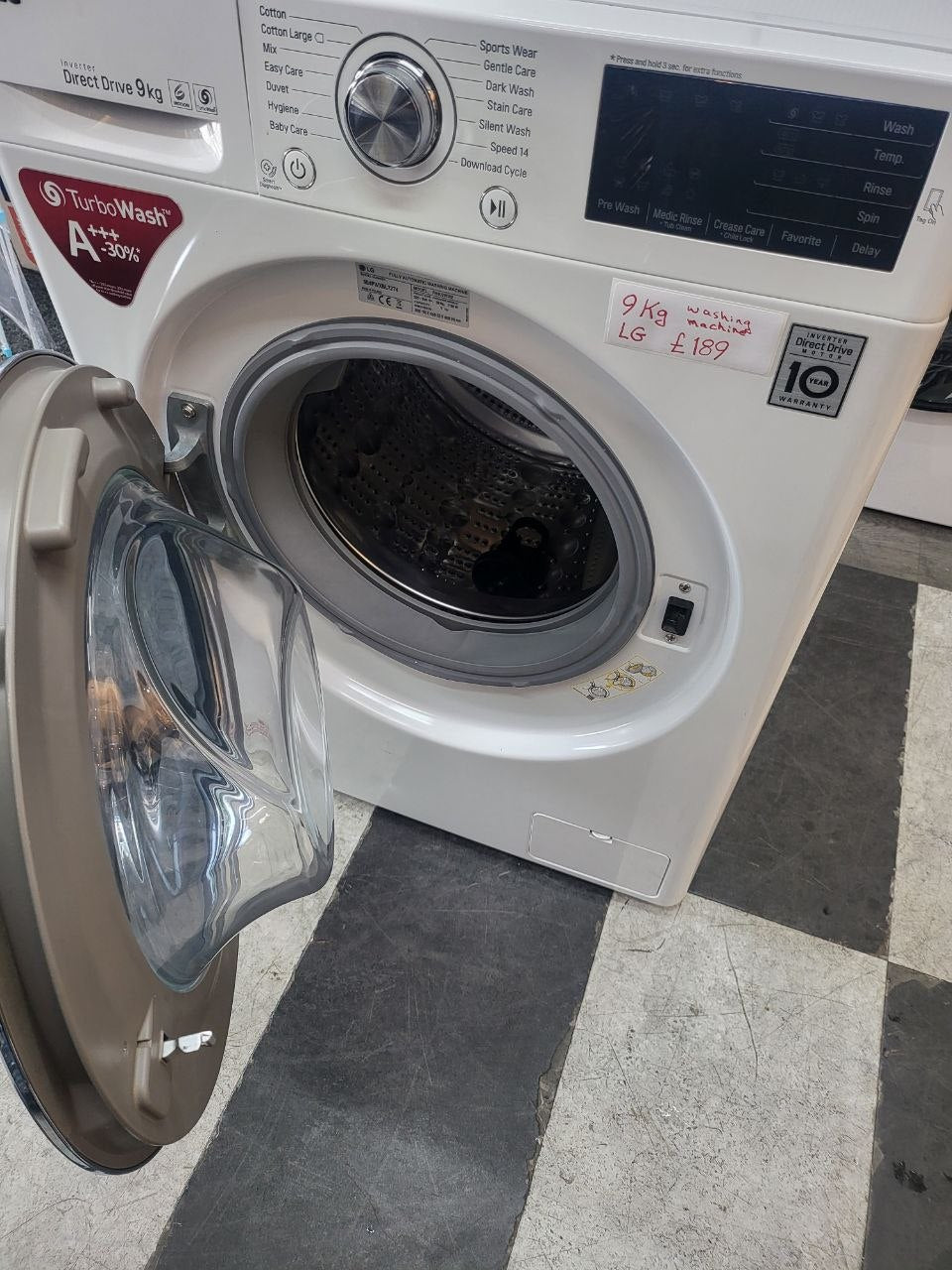 LG 9KG Washing machine 1400 spin