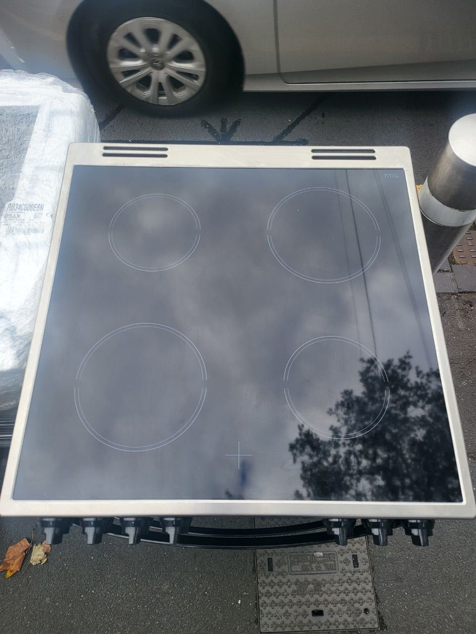 Indesit 4 burner electric cooker 60×60&nbsp;