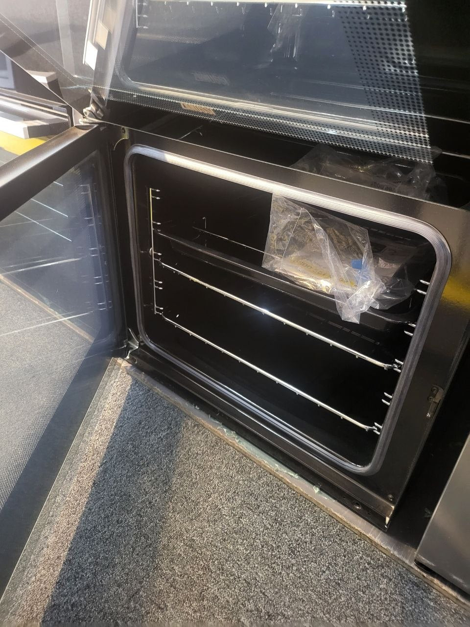 Zanussi electric cooker 4 burners £459