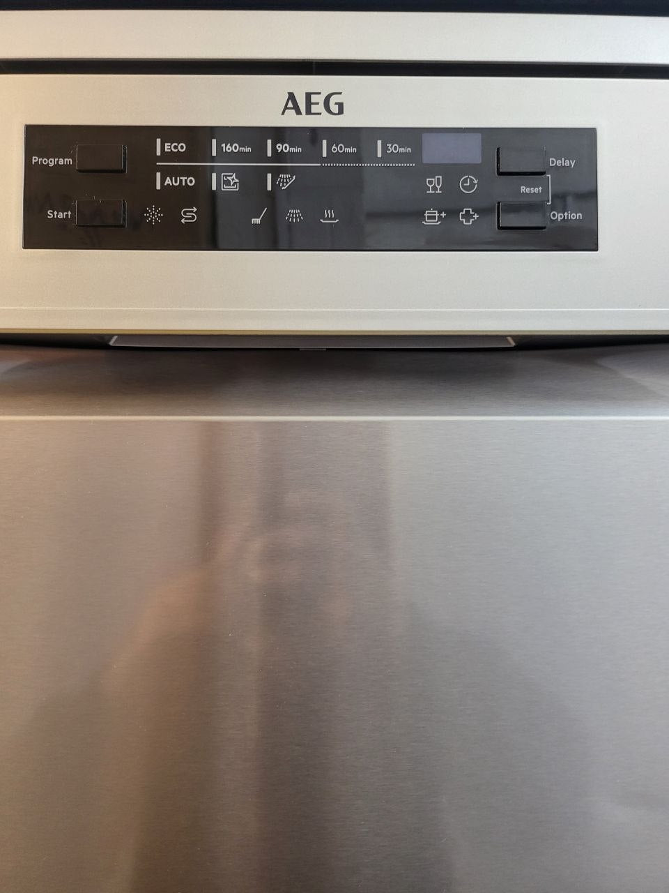 AEG FFB53937ZM Freestanding 14 place settings £389