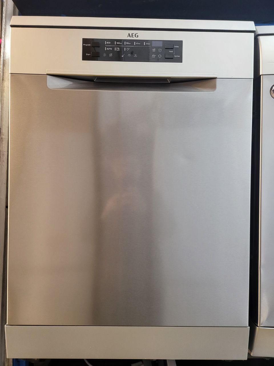 AEG FFB53937ZM Freestanding 14 place settings £389