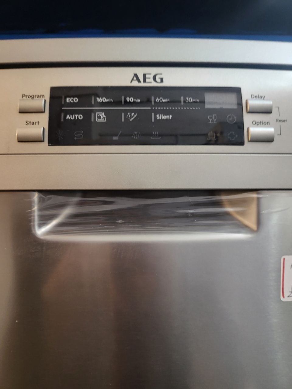 AEG slim Dishwasher £329