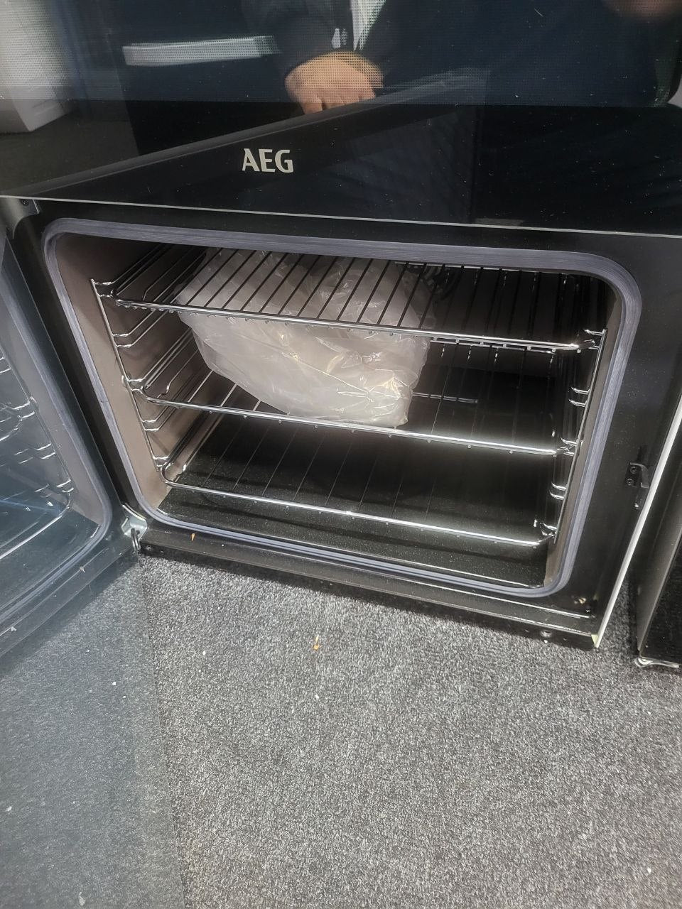 AEG GAS COOKER WHITE 60CM £559