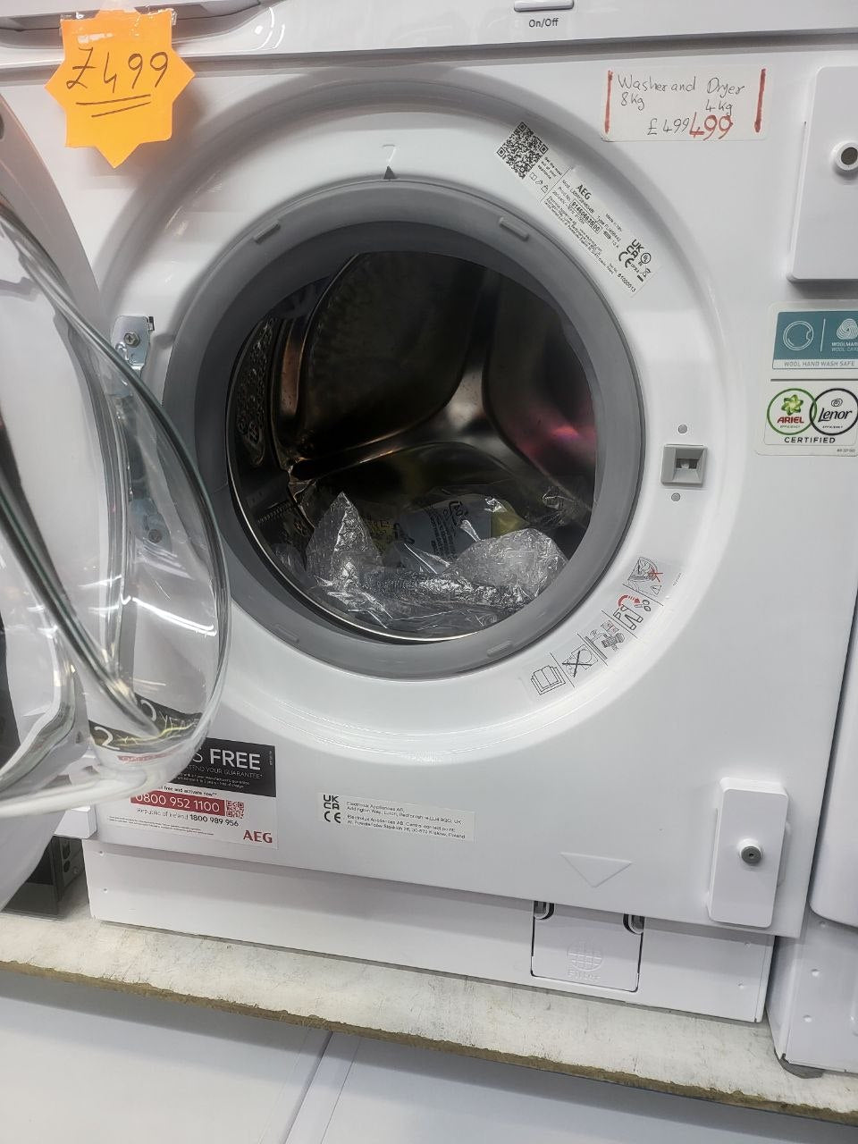 AEG Integrated washing/dryer machine 8/4 kg £499