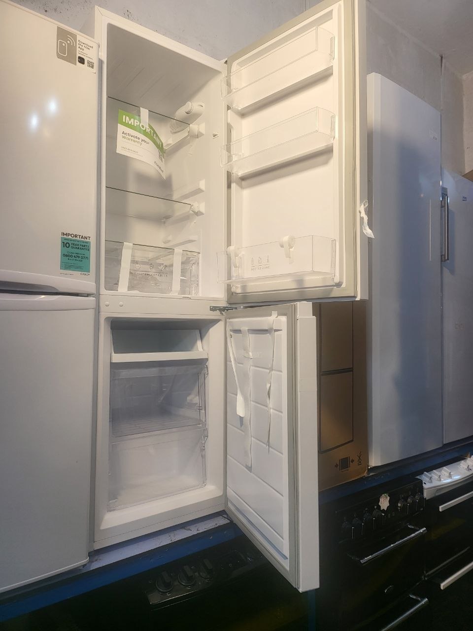 Comfee Fridge Freezer £169 Height: 150 cm Width: 47 cm