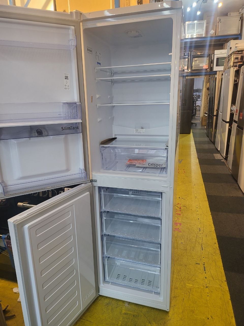 Beko Fridge/freezer water dispenser £249 4 Drawers freezer