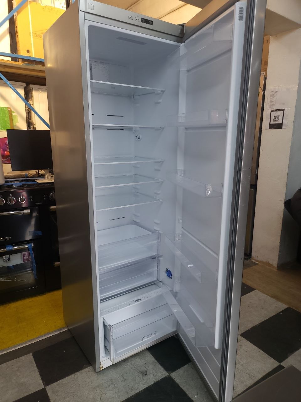Smeg Tall Larder Fridge H:186 cm. W: 59 cm