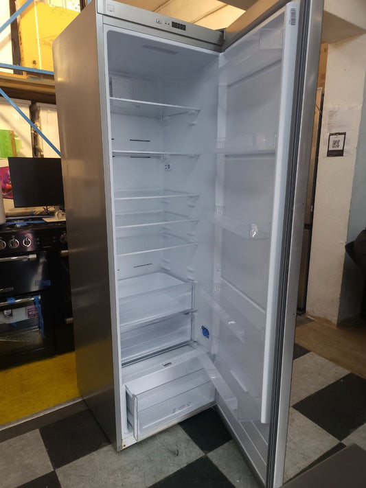 Smeg Tall Fridge H:186 cm. W: 59 cm
