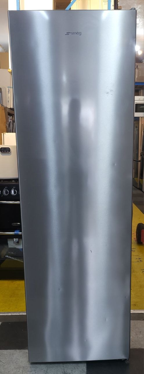 Smeg Tall Larder Fridge H:186 cm. W: 59 cm