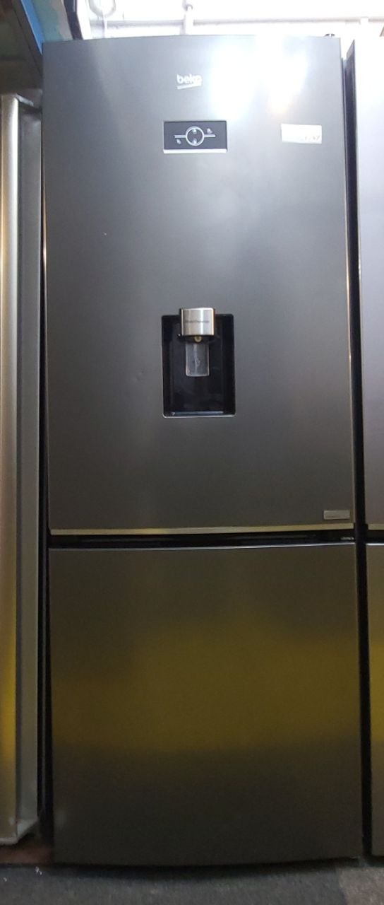Beko Fridge/Freezer £269 H: 190 cm W: 70 cm Fridge: 115 cm Freezer: 70 cm water dispencer
