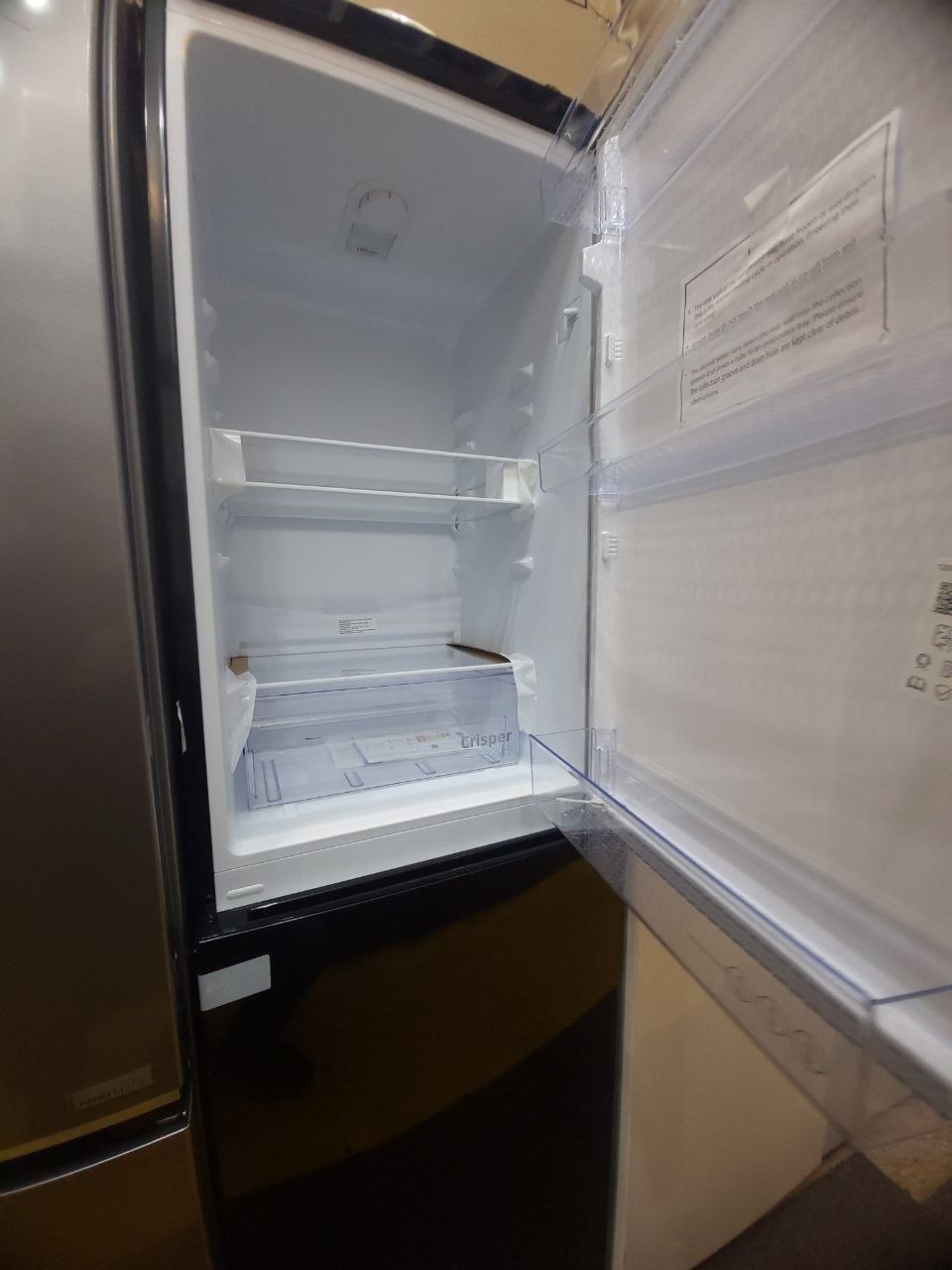 Beko Fridge/Freezer £299 H: 185 cm W: 54 cm Fridge: 90 cm Freezer: 85 cm