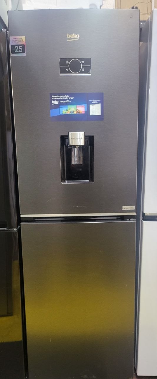 Beko Fridge/Freezer-Silver water dispencer