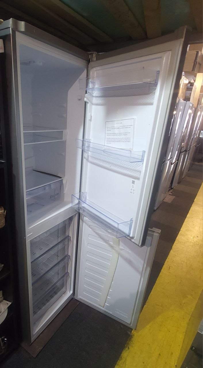 Beko Fridge/Freezer Silver £299 H: 180 cm W: 54 cm Fridge: 90 cm Freezer: 86 cm