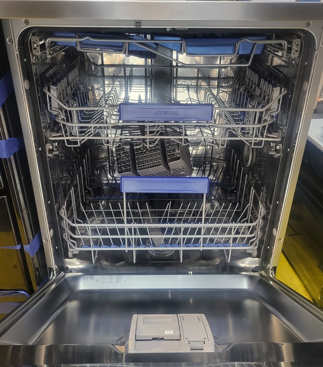Smeg Dishwasher 60×60 standard size