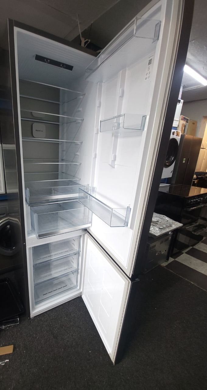 Beko Fridge/Freezer H: 200 cm W: 59 cm Fridge: 120 cm Freezer: 75 cm
