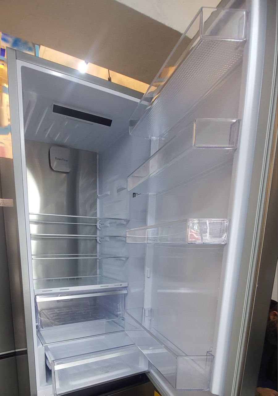 Hotpoint Fridge/Freezer&nbsp; H: 200 cm W: 59 cm Fridge: 120 cm Freezer: 75 cm double drawers&nbsp;