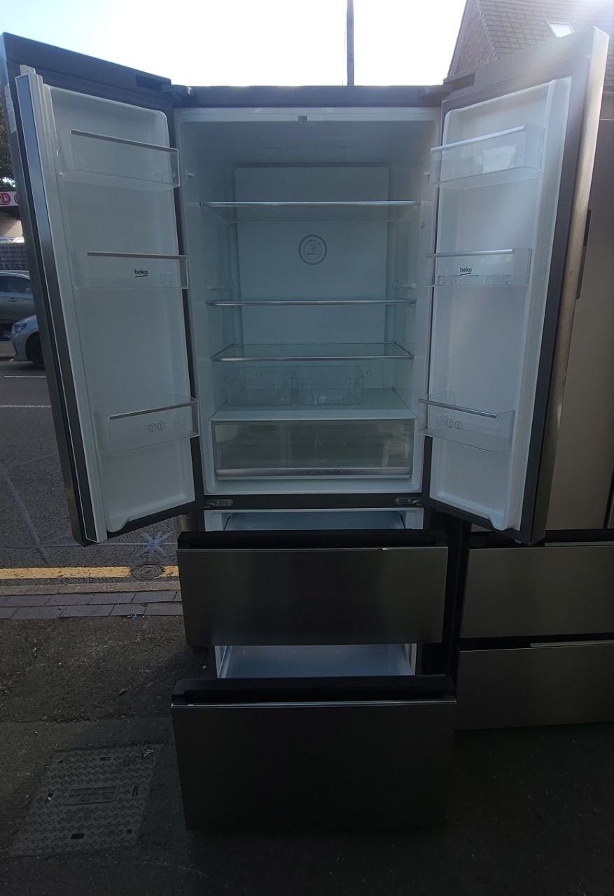 Beko French style Fridge/Freezer&nbsp; H: 188 cm W: 70 cm Double drawer Freezer