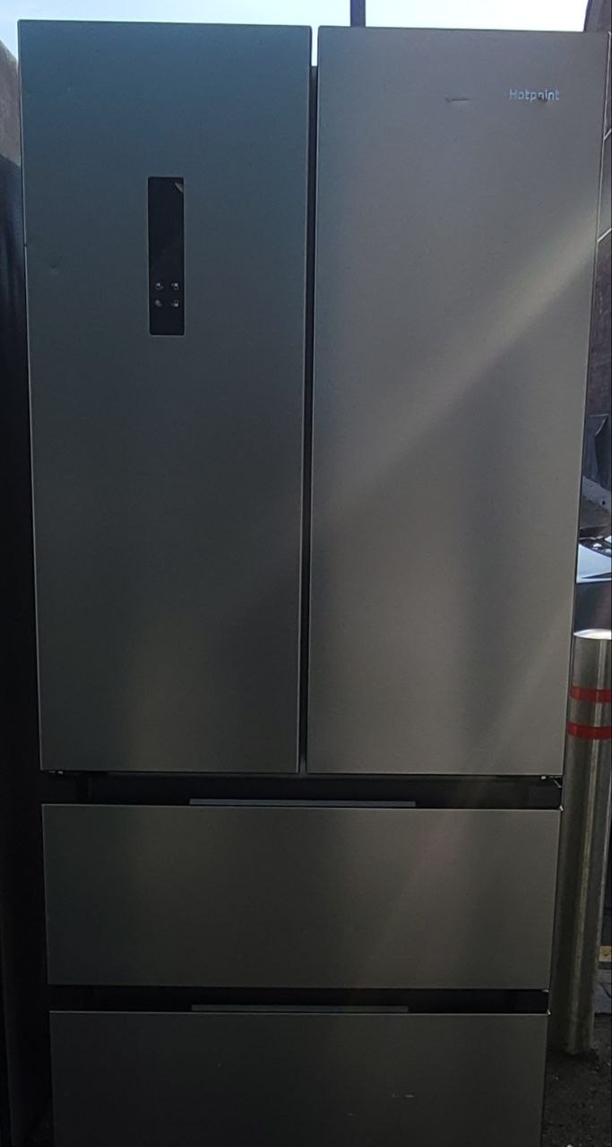 Hotpoint American refrigerator £379  H: 183 cm W: 83 cm