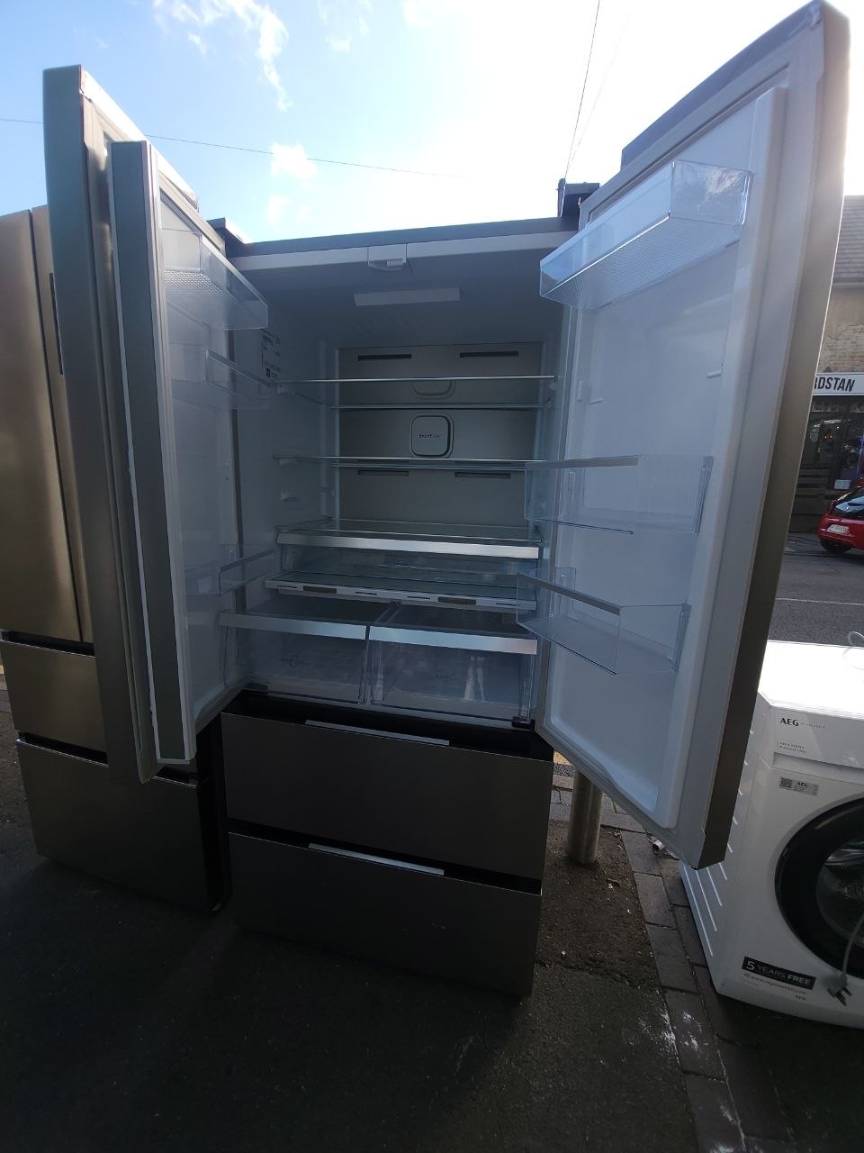Hotpoint American refrigerator £379  H: 183 cm W: 83 cm