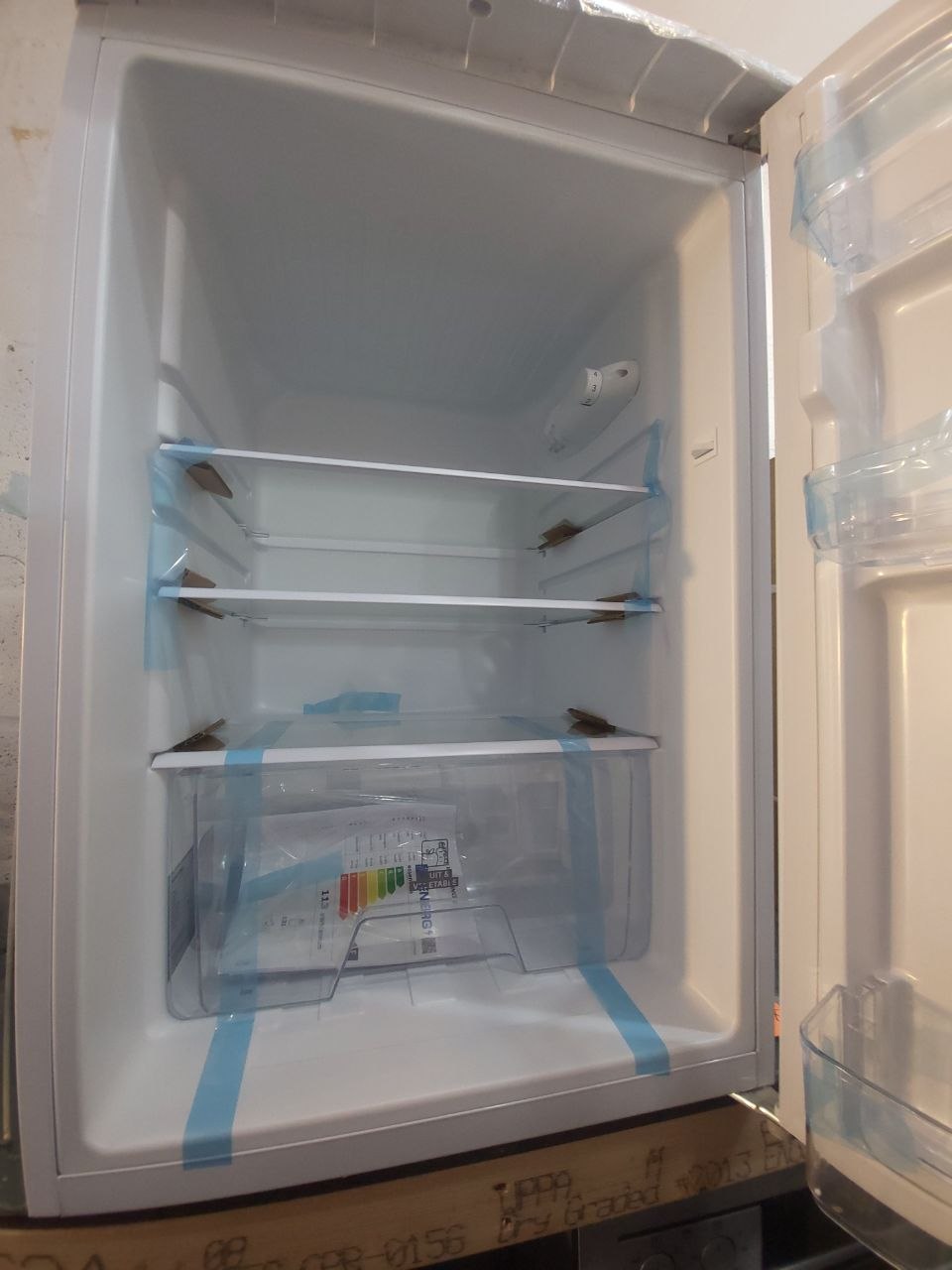 Essentials Undercounter Fridge H: 80 cm W: 55 cm