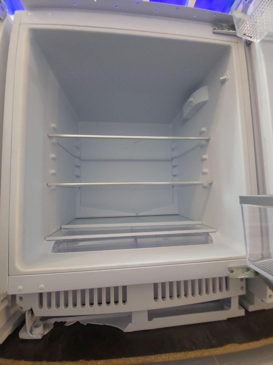 SIA integrated Undercounter Fridge  H: 80 cm W: 60 cm