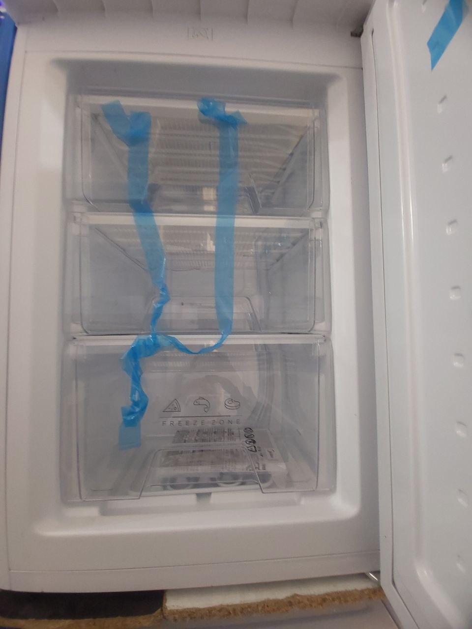 Midea Undercounter Freezer  H: 80 cm W: 55 cm