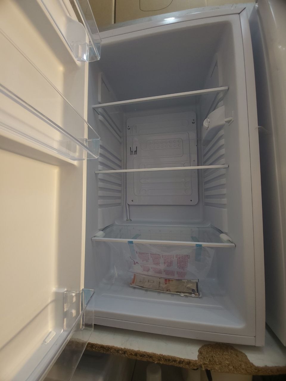 SIA Undercounter Fridge H: 80 cm W: 47 cm