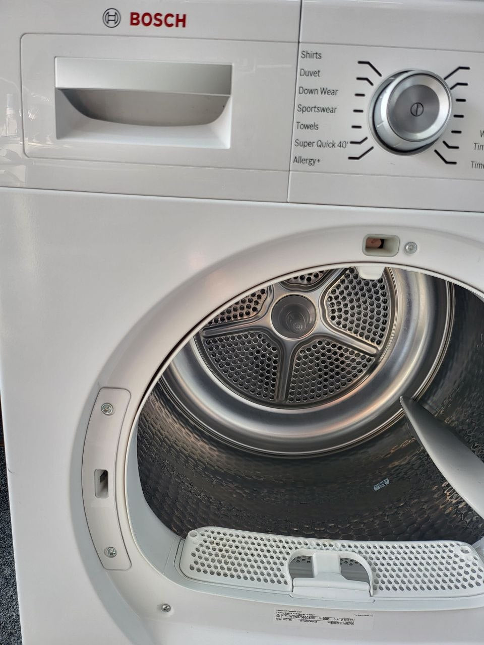 BOSCH Serie 8 WTW87560GB Heat Pump Tumble Dryer A++ 9kg White