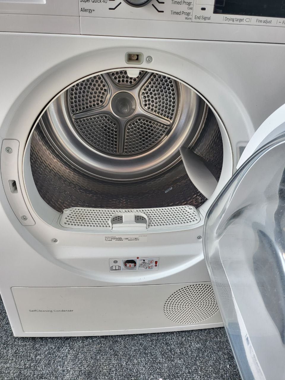 BOSCH Serie 8 WTW87560GB Heat Pump Tumble Dryer A++ 9kg White