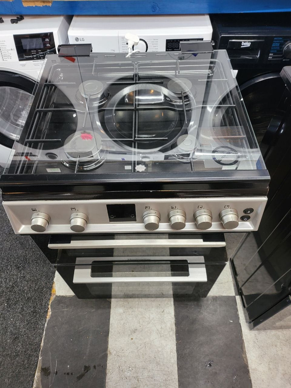 Montpellier Dual fuel 4 gas Hobs with glass lid Second hand