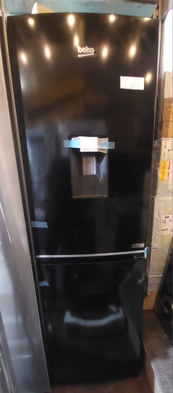 Beko Fridge/Freezer-Black Water dispenser W: 54 cm H: 180 cm Fridge: 90 cm Freezer: 80 cm