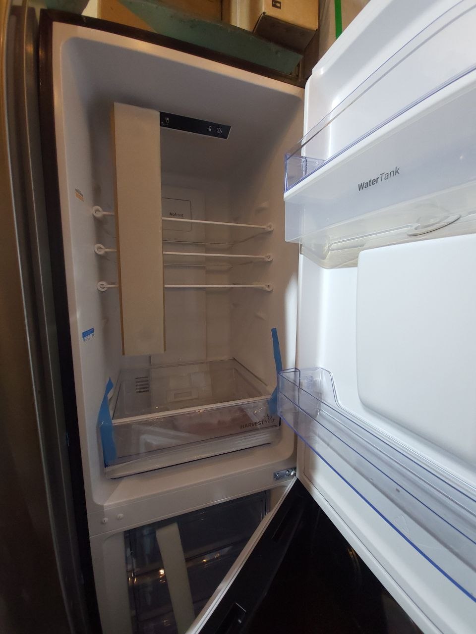 Beko Fridge/Freezer-Black Water dispenser W: 54 cm H: 180 cm Fridge: 90 cm Freezer: 80 cm