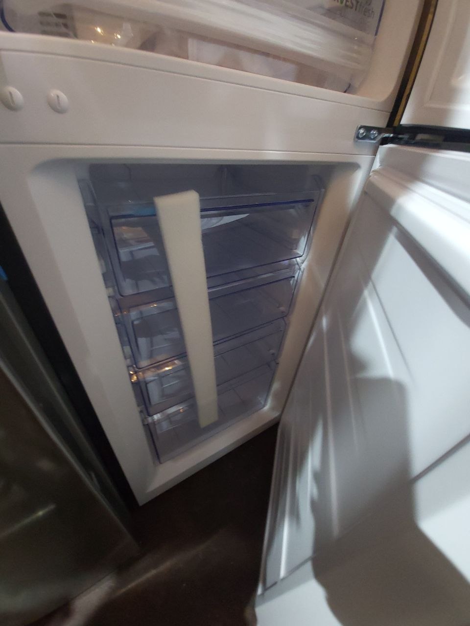 Beko Fridge/Freezer-Black Water dispenser W: 54 cm H: 180 cm Fridge: 90 cm Freezer: 80 cm