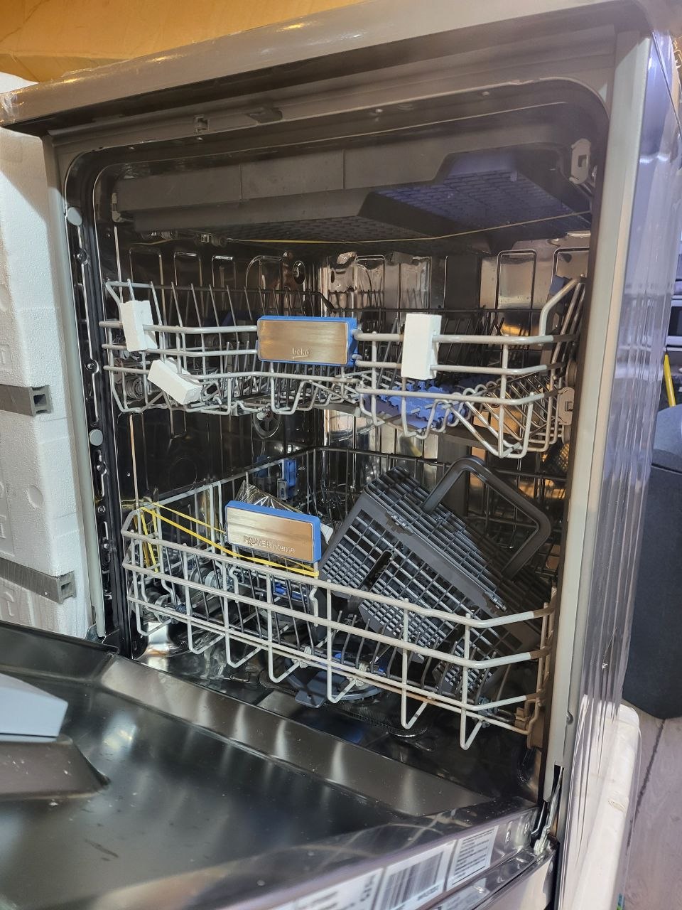 Beko 60 cm Dishwasher Stainless steel