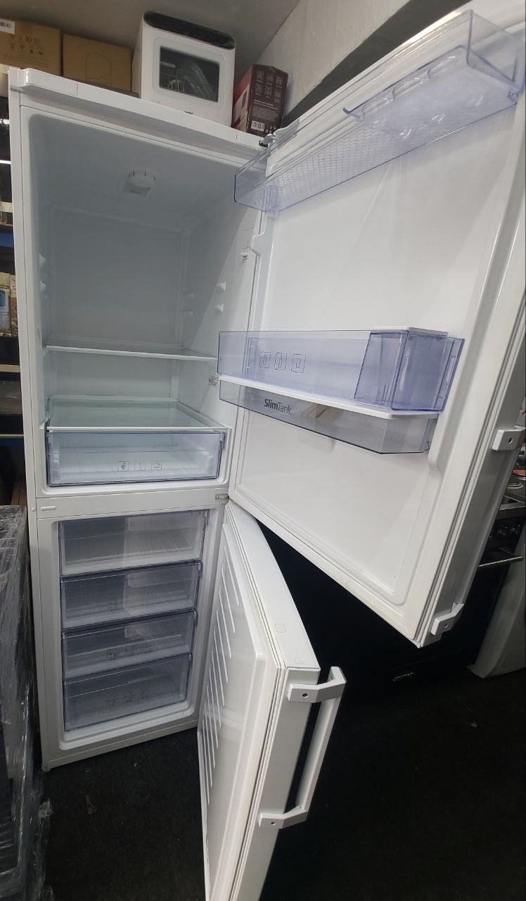 Beko Fridge/Freezer H: 190cm W: 59cm Fridge: 90cm Freezer: 96cm