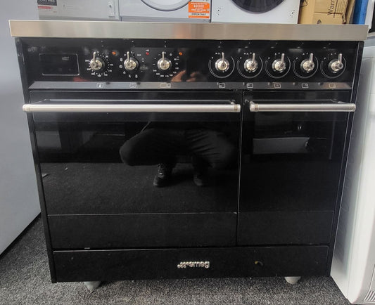 0cm H: 9Smeg Induction cooker W: 90cm D: 60cm Model number: C92IPBL9-1