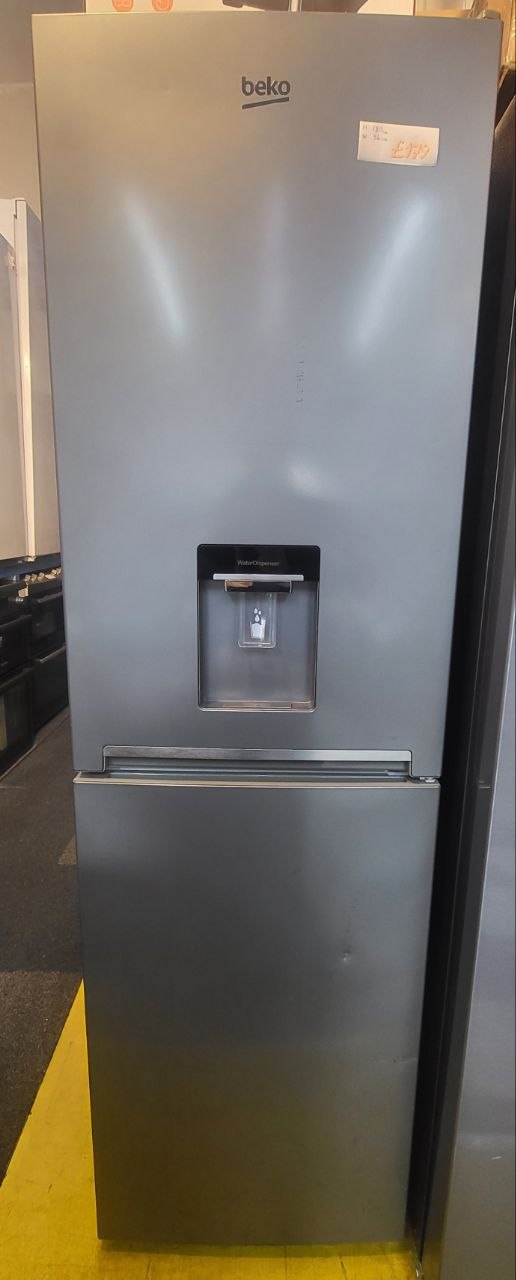 Beko Fridge/Freezer with Water dispenser H: 180cm W: 54cm